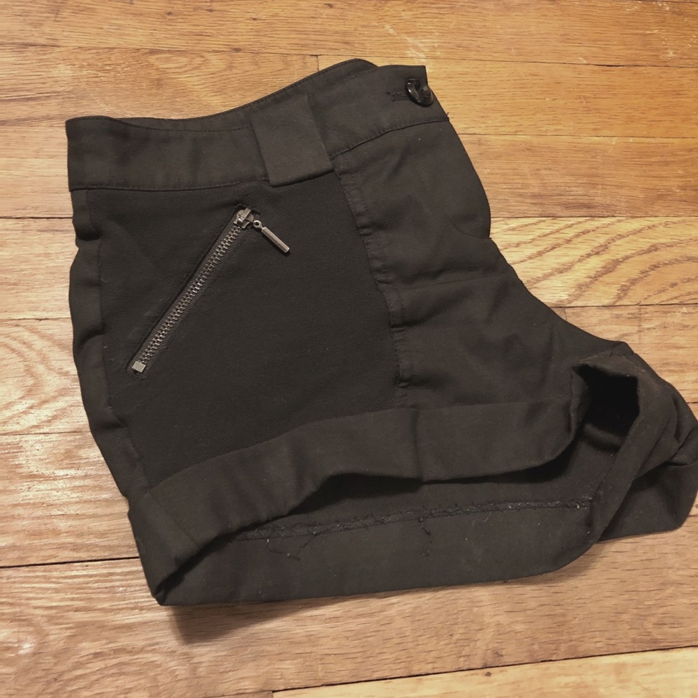Bebe Women’s Black Shorts Size 2 - Picture 4 of 5